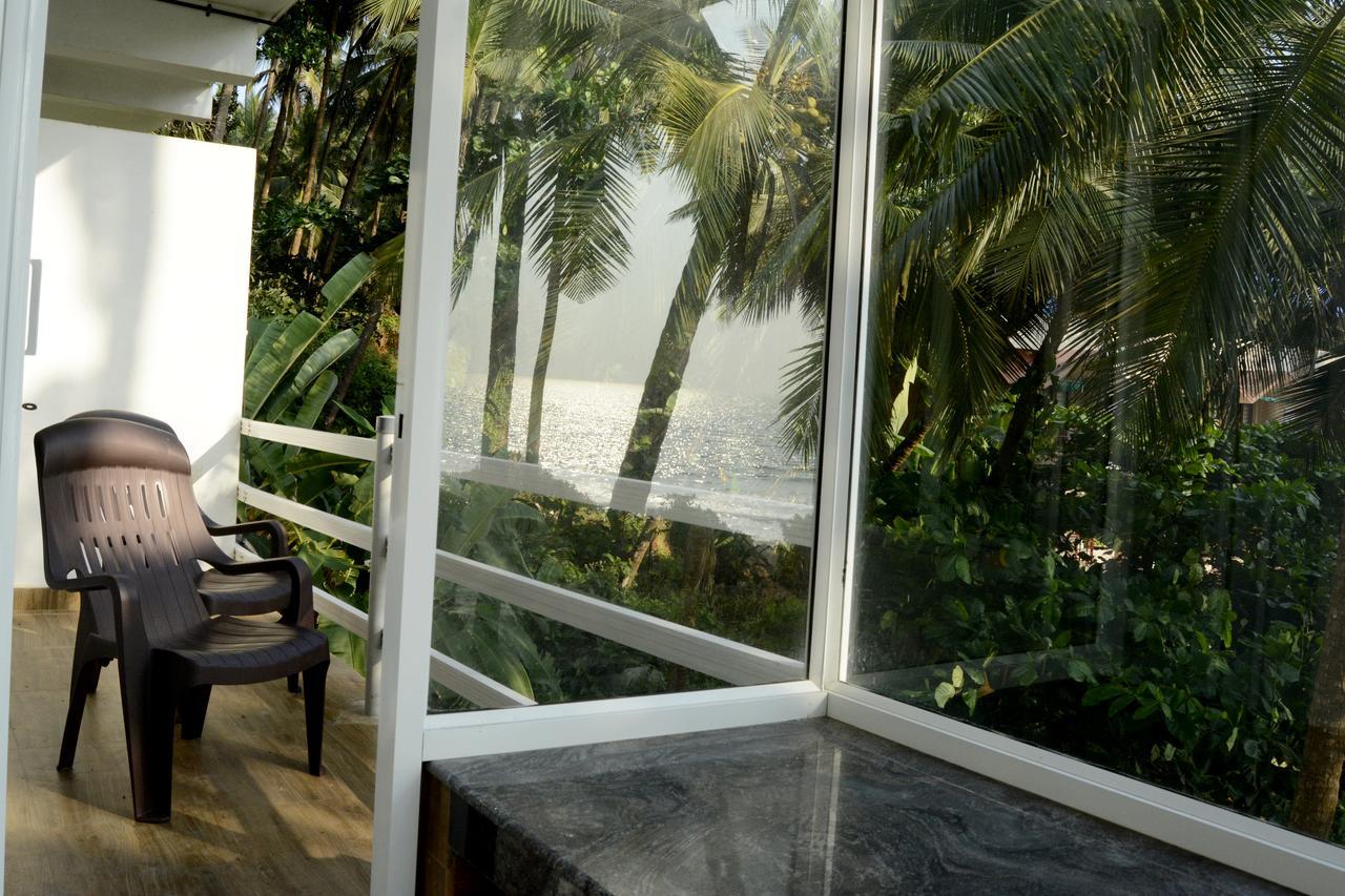 White Shell Beach House Cananor Exterior foto